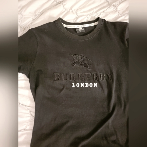 Women's Burberry London Size Small Black T-shirt - Picture 3 of 5